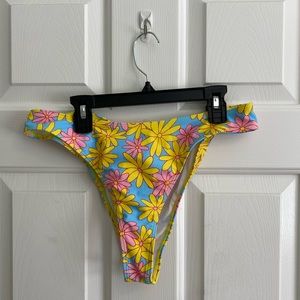 Never Worn SHEIN Cheeky Multi-Colored Daisy Bikini Bottoms